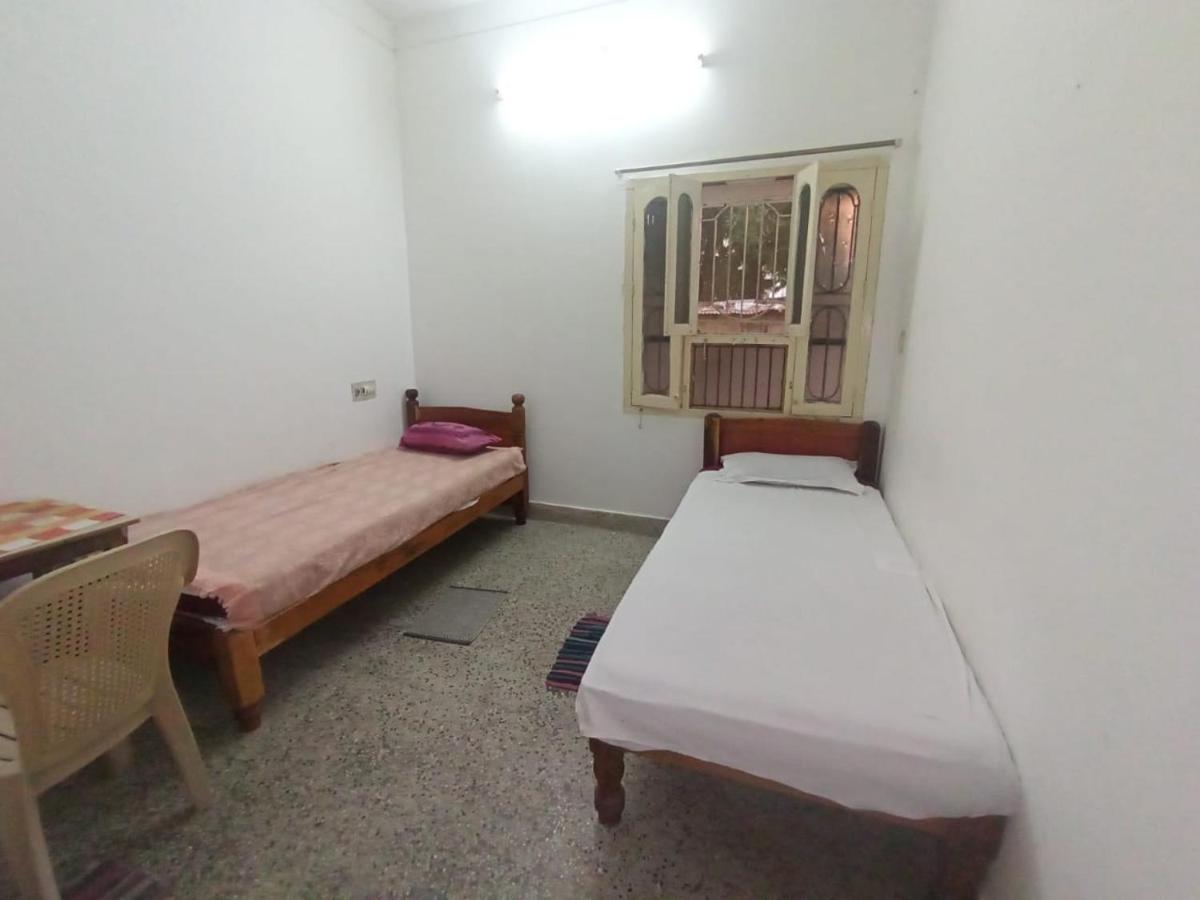 Sri Shankaraa Guest House Тіруваннамалай Екстер'єр фото
